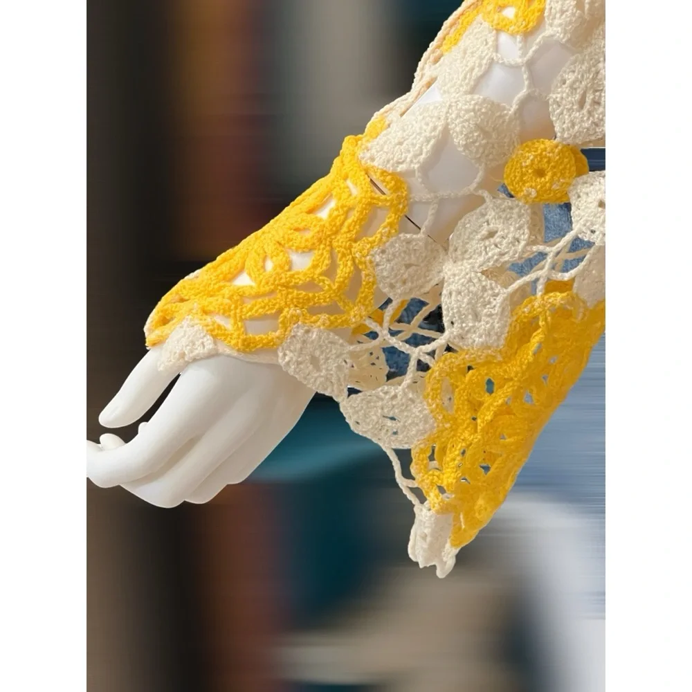 AVAILABLE Cream and yellow crochet top O/S - Picture 8 of 8
